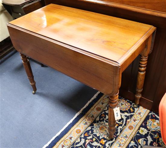 A Victorian mahogany Pembroke table W.88cm